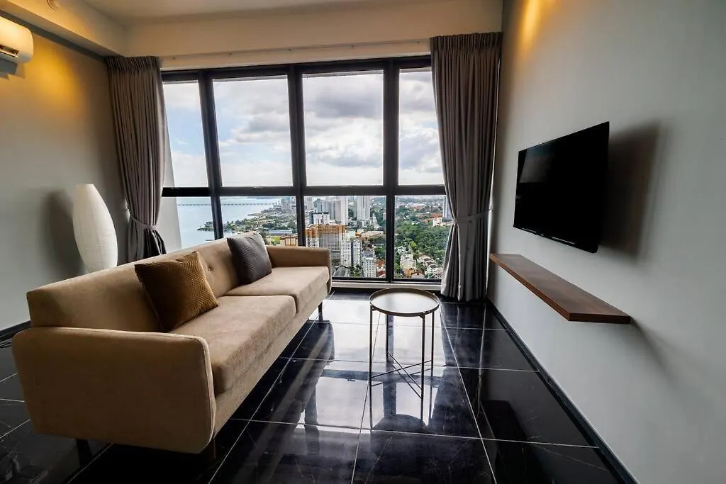 Urban Suites With Spectacular High Floor View #3Br #10 Jelutong