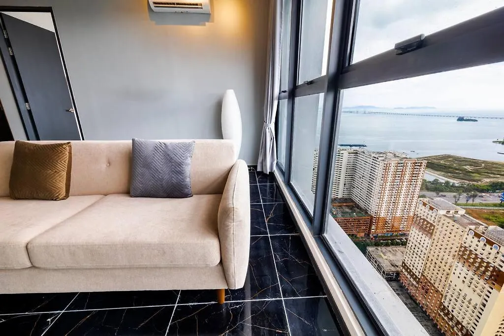 Urban Suites With Spectacular High Floor View #3Br #10 Jelutong 0*,  Malásia